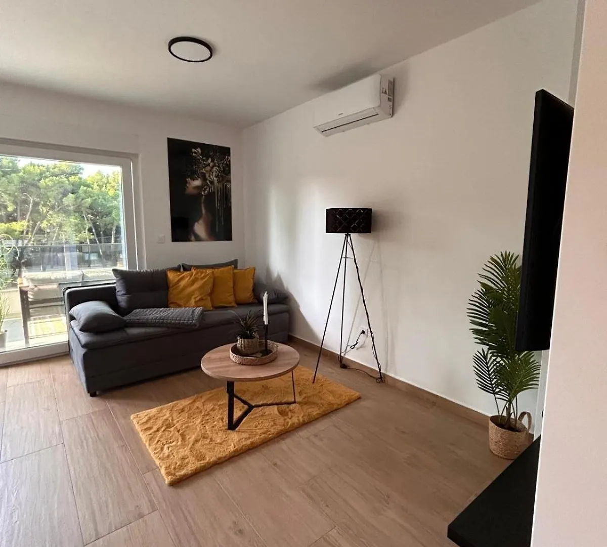 Sunchill Apartment Pakostane