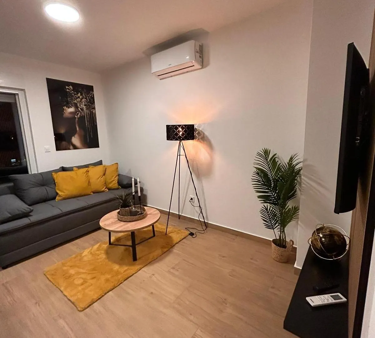 Sunchill Apartment Pakostane 0*,