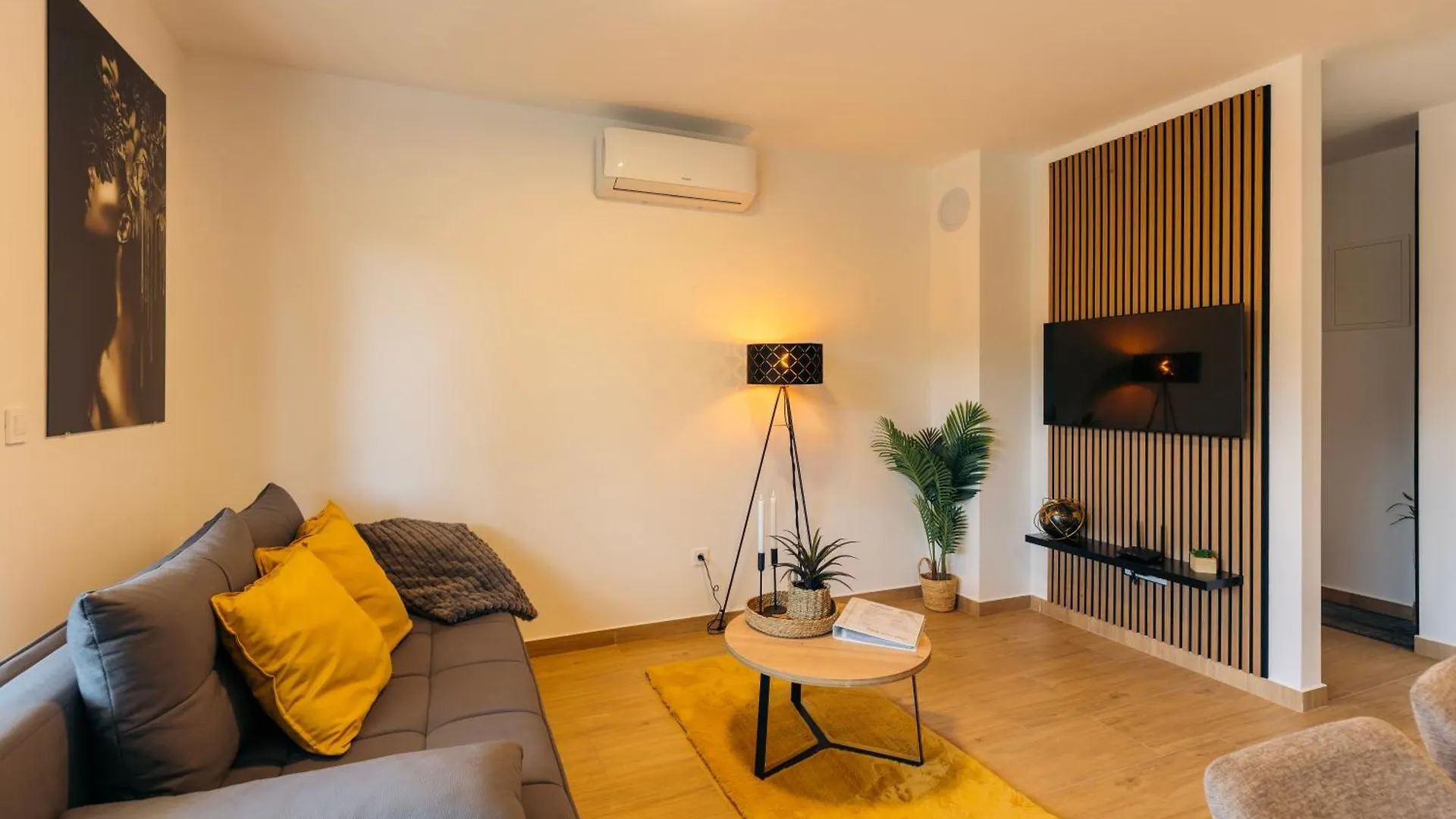 Sunchill Apartment Pakostane