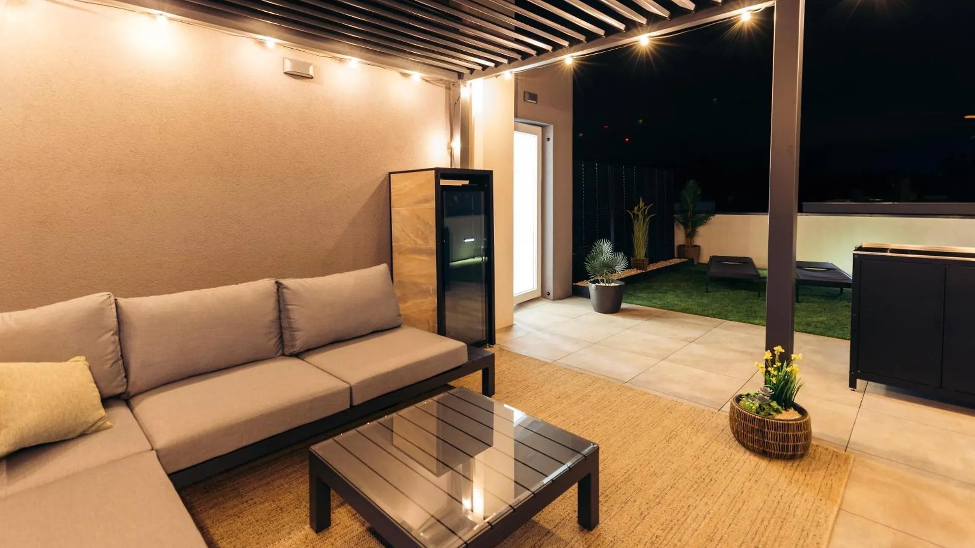 Sunchill Apartment Pakostane