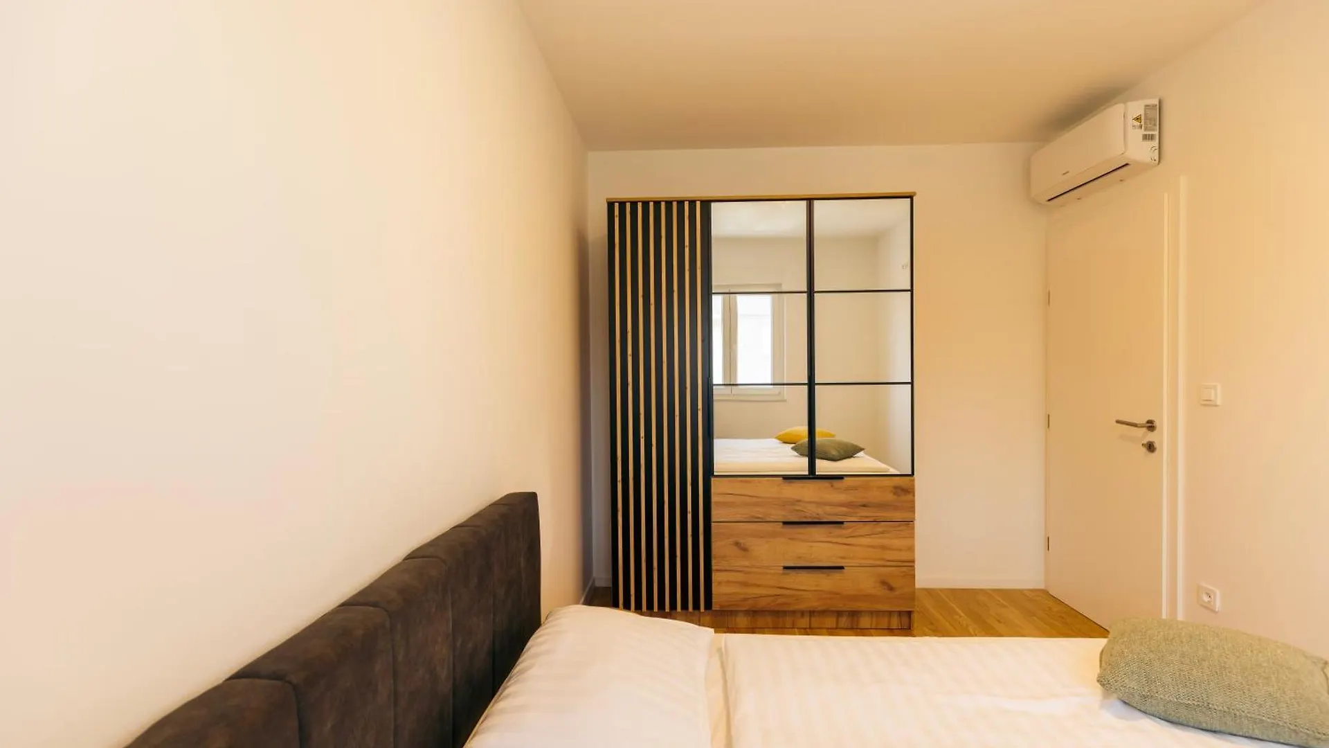 Sunchill Apartment Pakostane 0*,